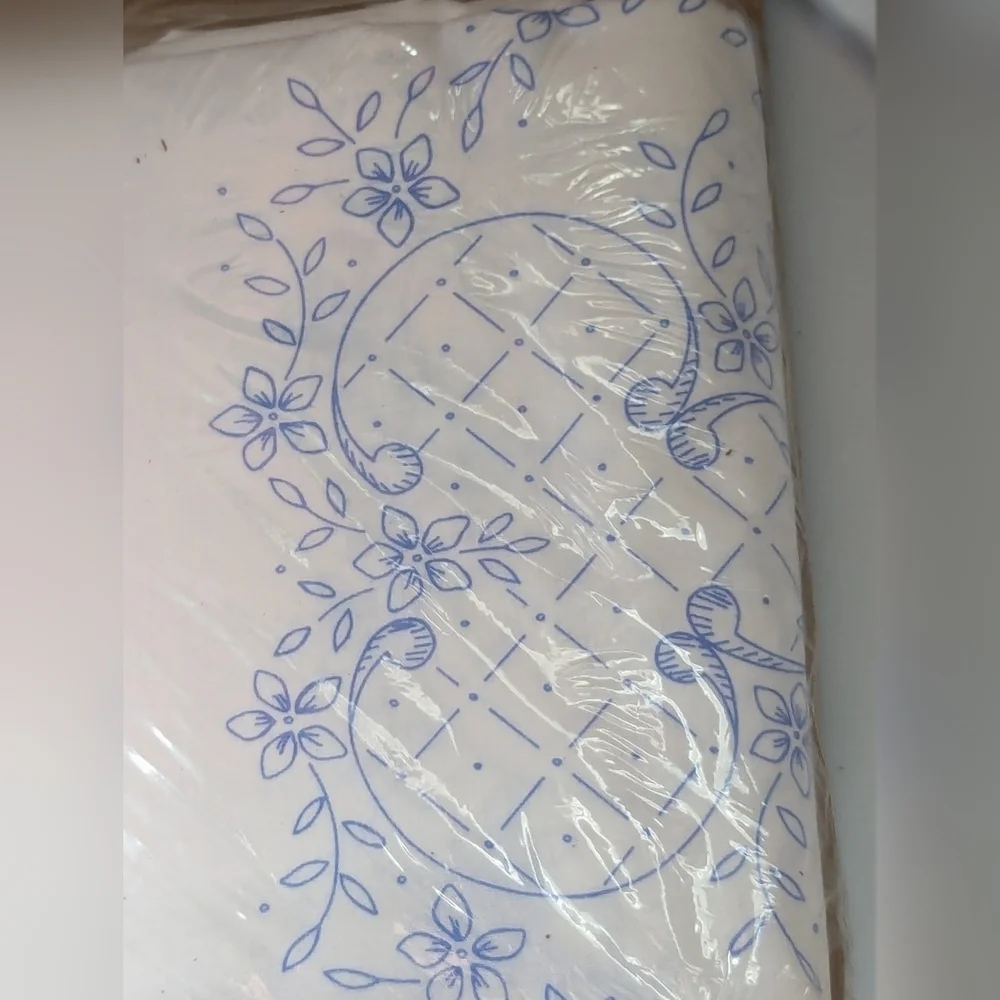 💕 Bucilla 63201 pair stamped pillowcase embroidery pattern sealed kit